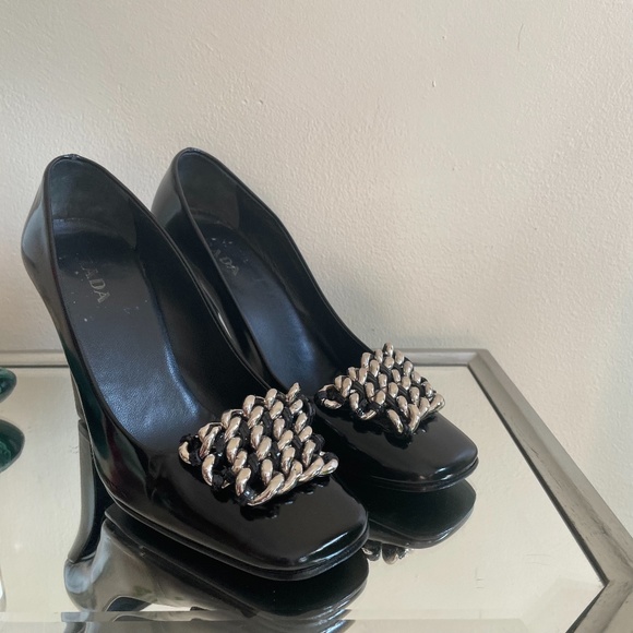 Prada Patent Leather Square toe  Pump w  Chain Link  Detail Size 38.5/8 - Picture 1 of 10